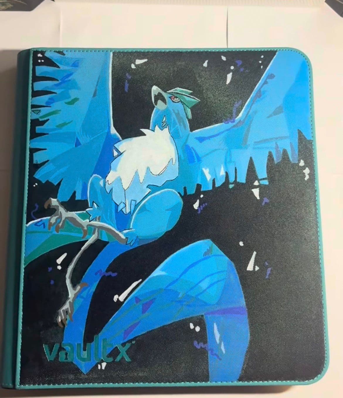 Custom Articuno-binder in ijsblauwe tinten